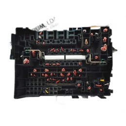 BSI / Fuse box Renault Latitude - 240142135R
