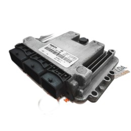 Calculateur moteur ECU Renault Trafic - 8200935115, 0281017065